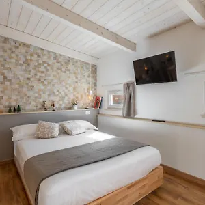 Loft 35 - Private Parking , Quartu SantʼElena Italia
